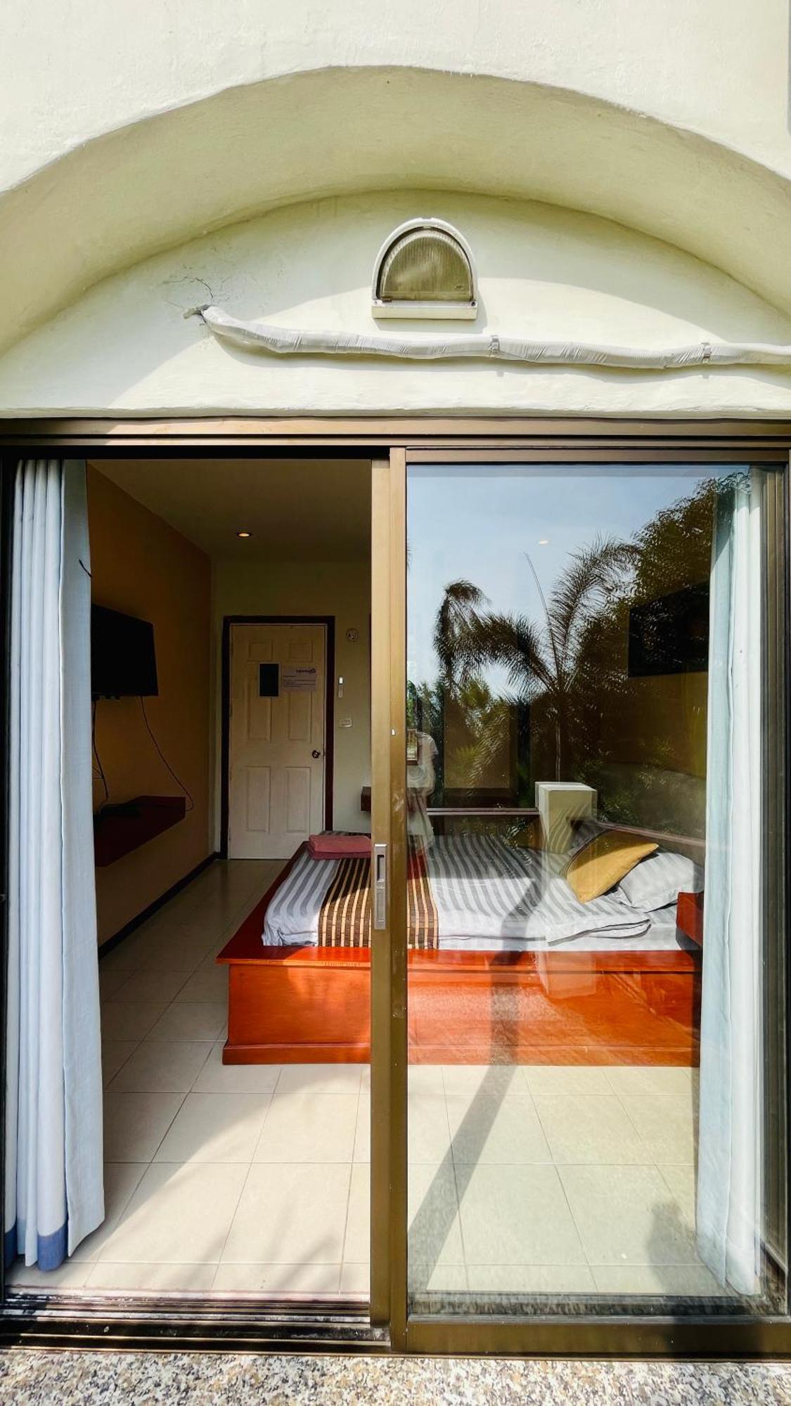 Sojourn 6 Bedroom Villa Near Full Moon Beach 帕干岛 外观 照片